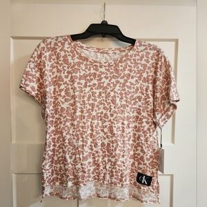 Calvin Klein rolled sleeve shirt. Size Large.  Nwt